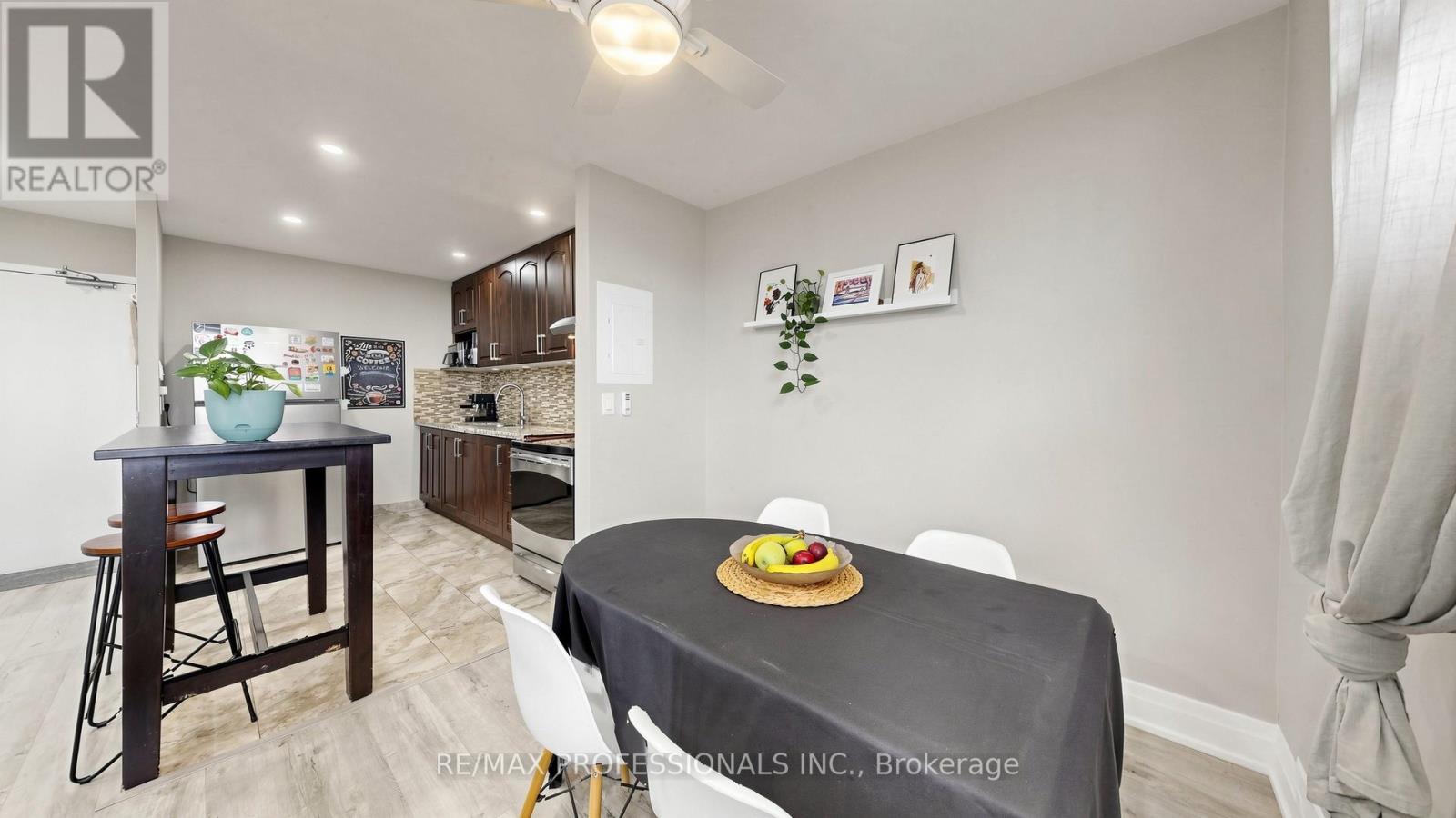 #809 100 DUNDALK DRIVE - 8