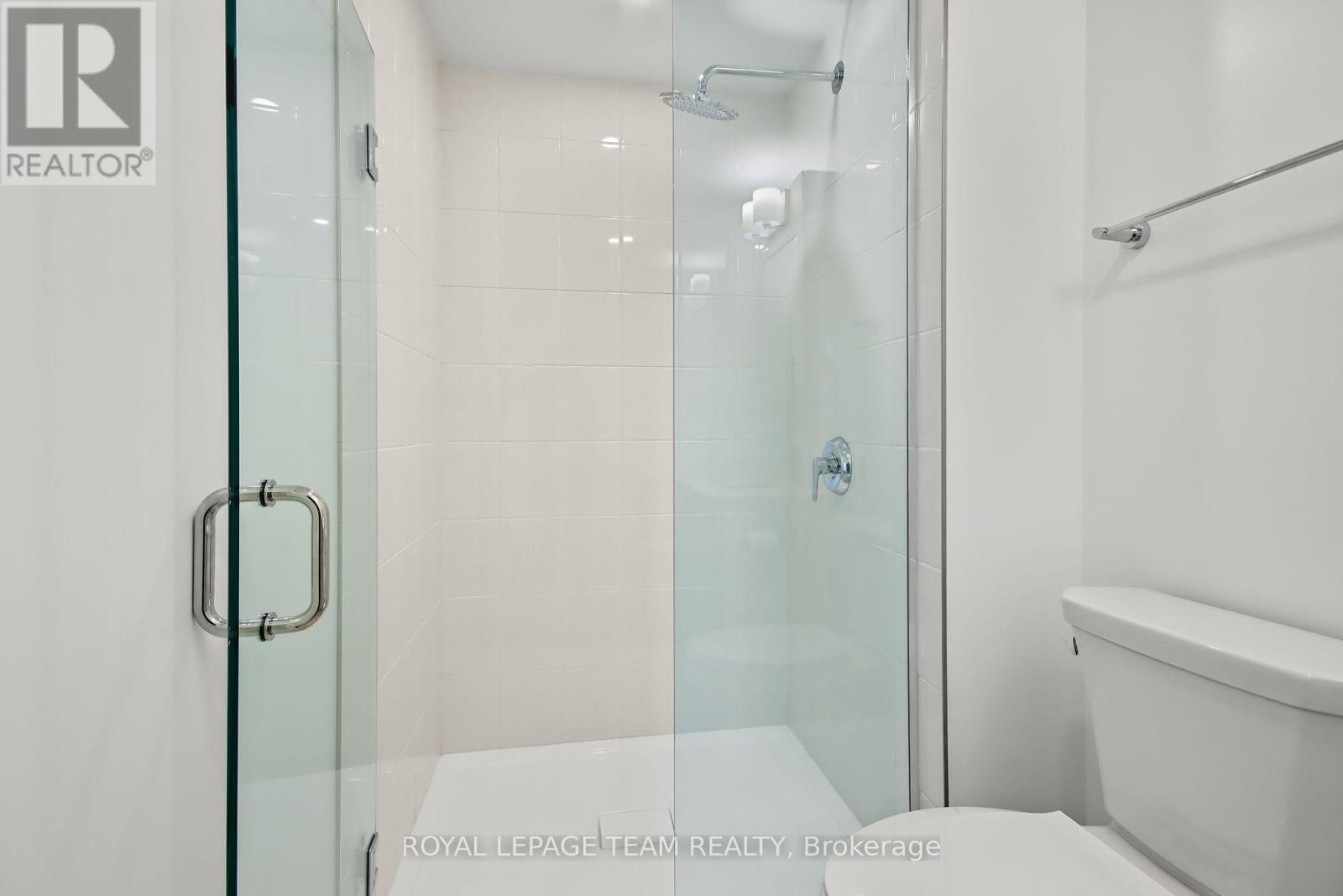 #2402 340 QUEEN STREET - 19