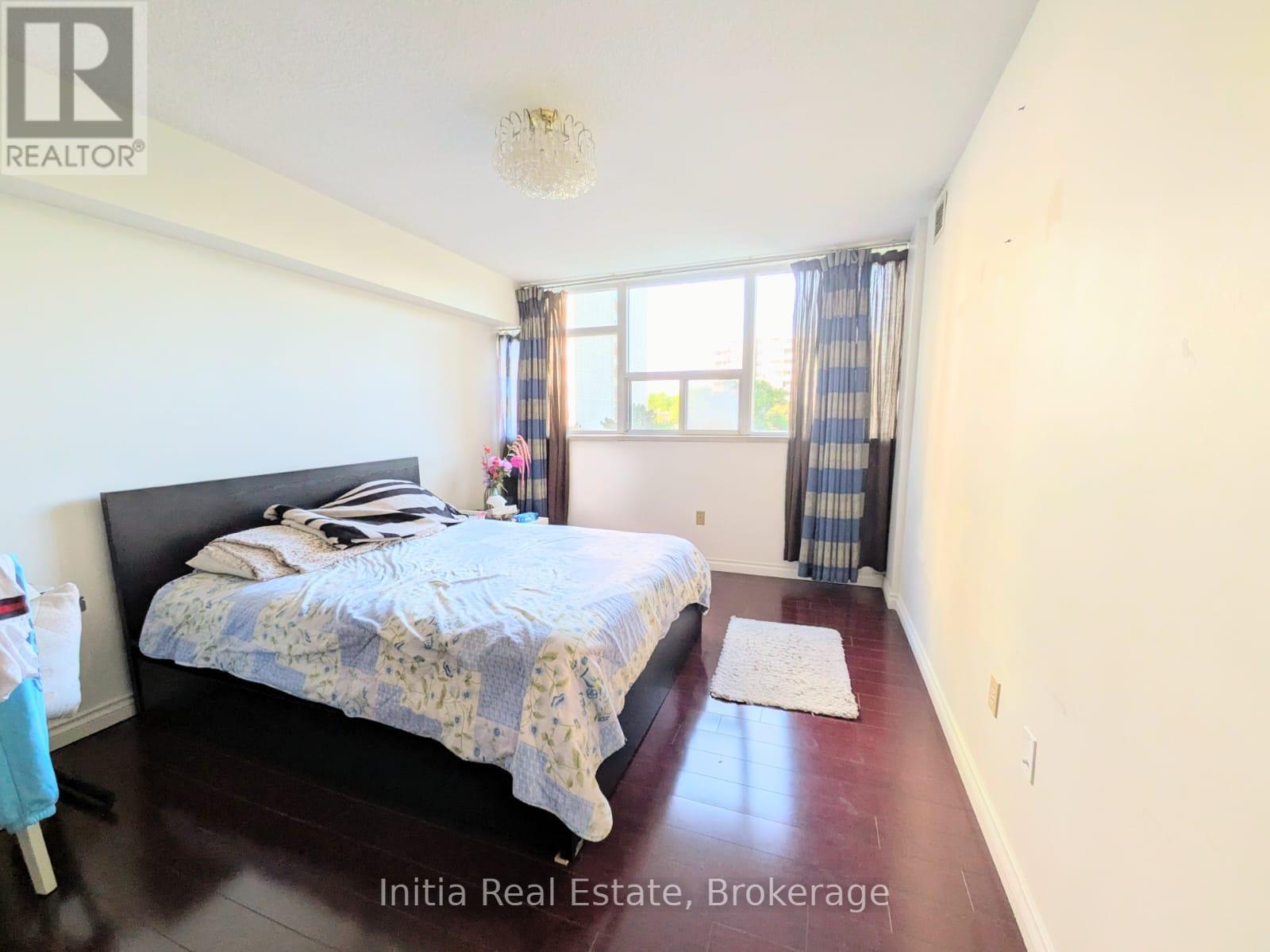 #406 25 SILVER SPRINGS BOULEVARD - 10