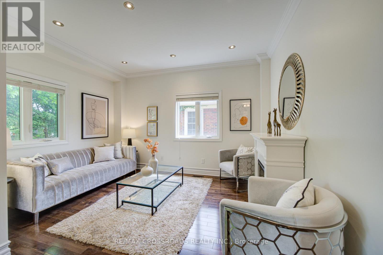 24 LYNN ROAD - 15