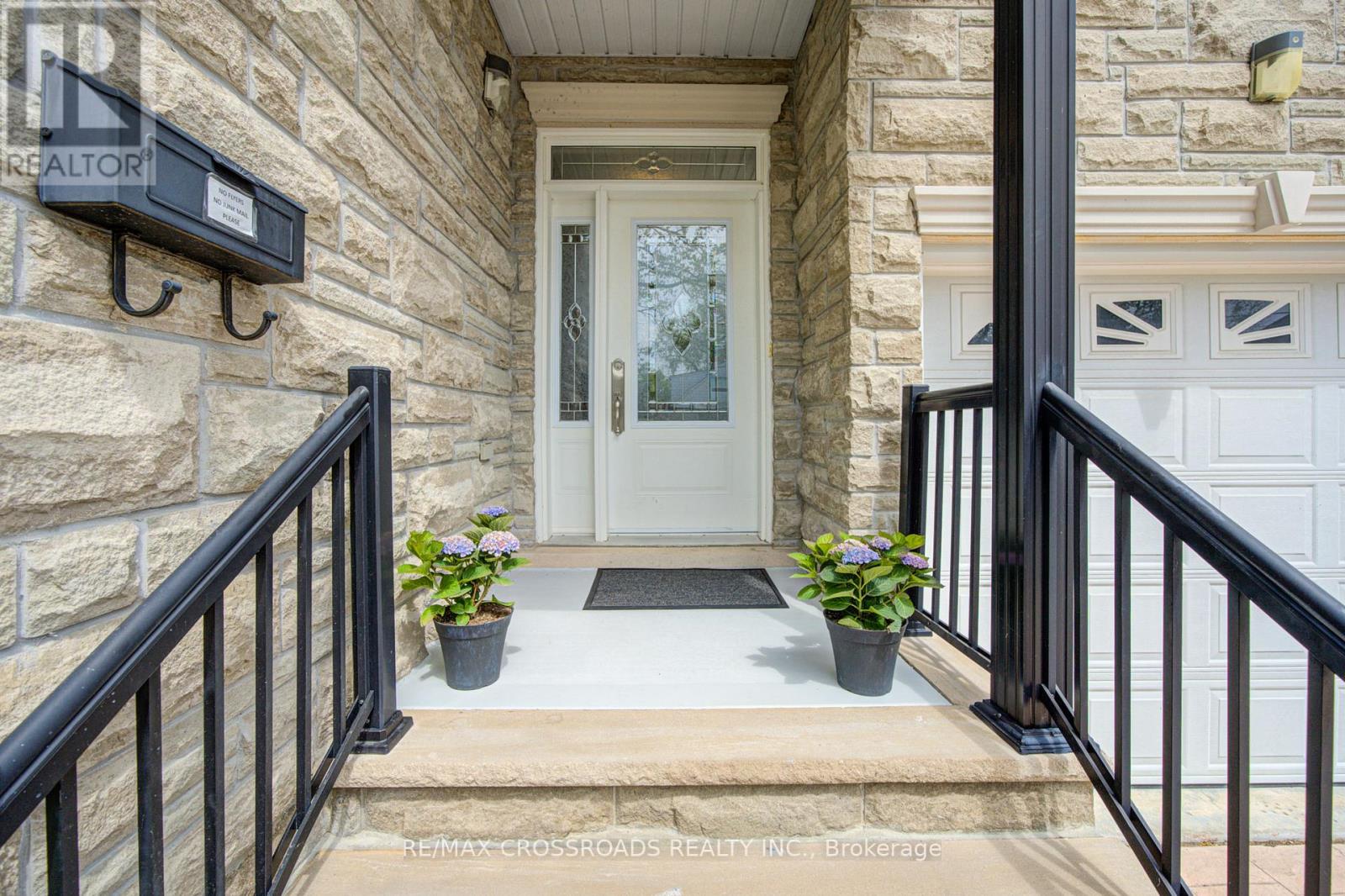 24 LYNN ROAD - Image 2