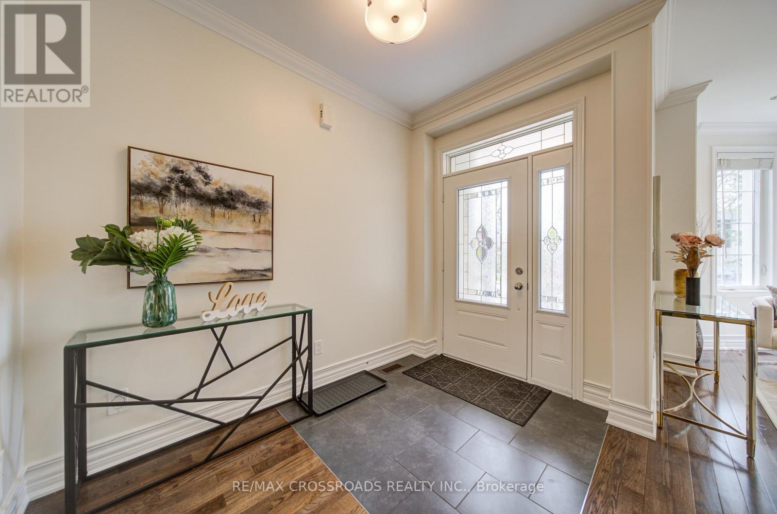 24 LYNN ROAD - 3