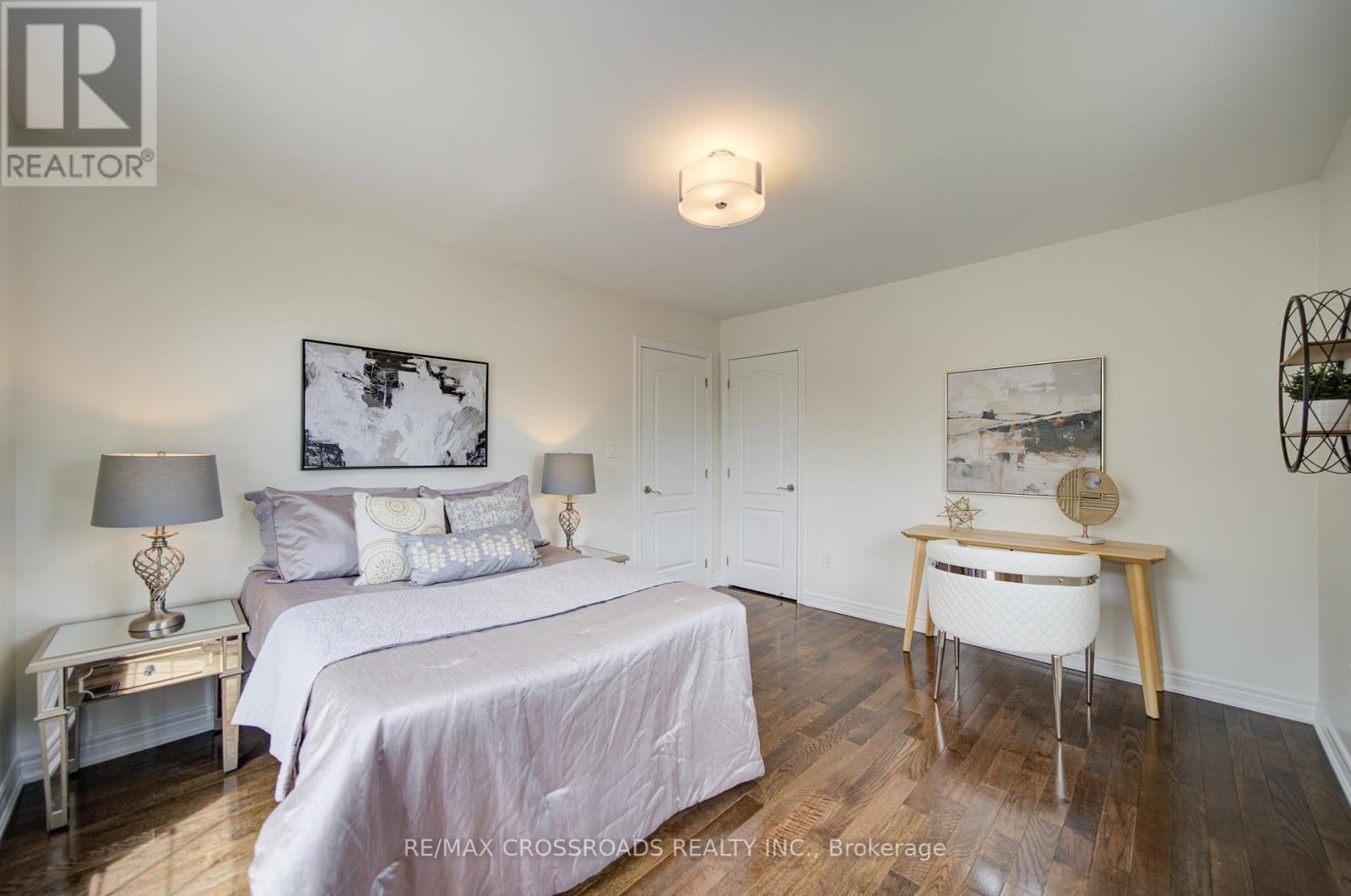 24 LYNN ROAD - 31