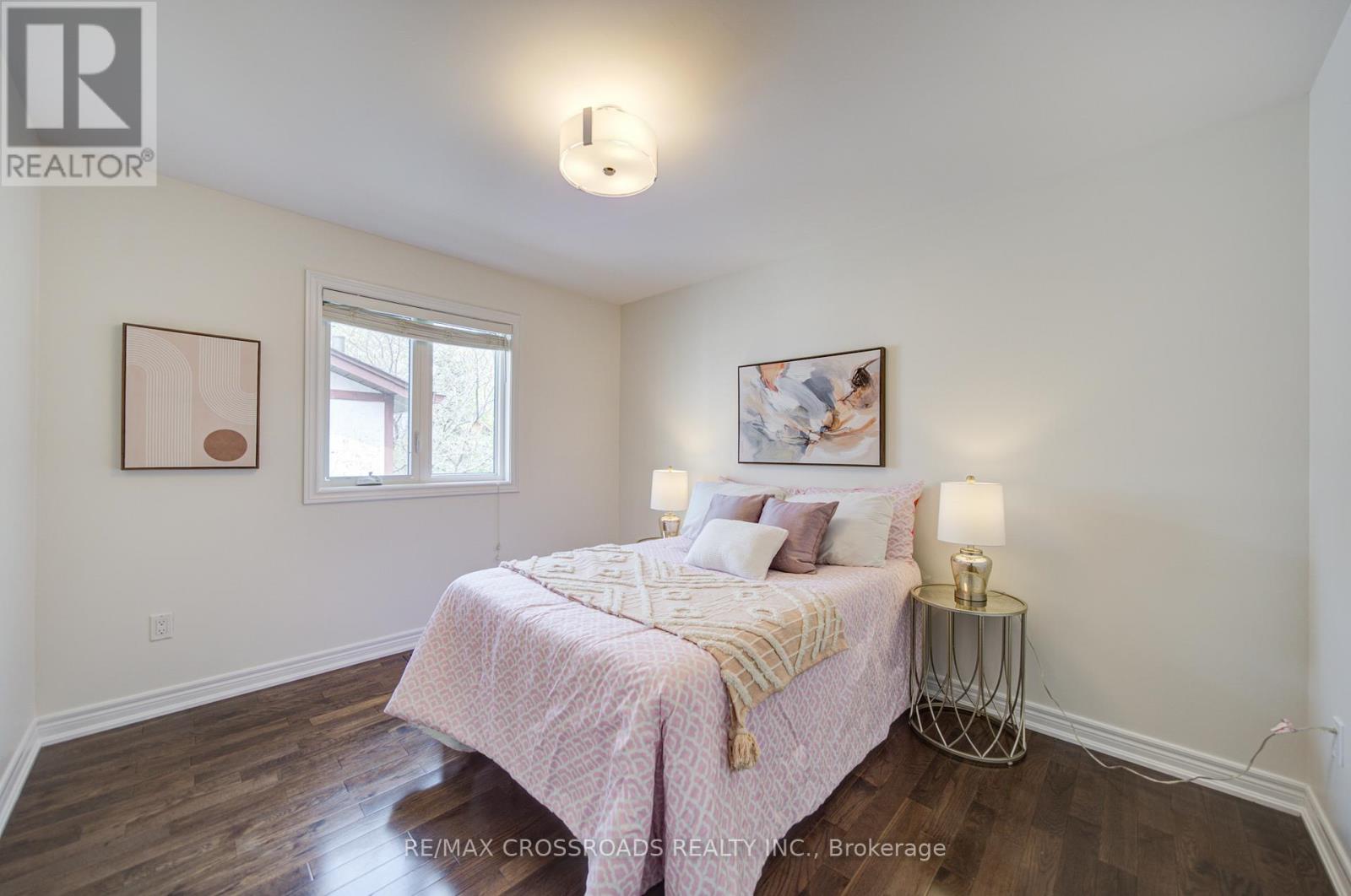 24 LYNN ROAD - 35