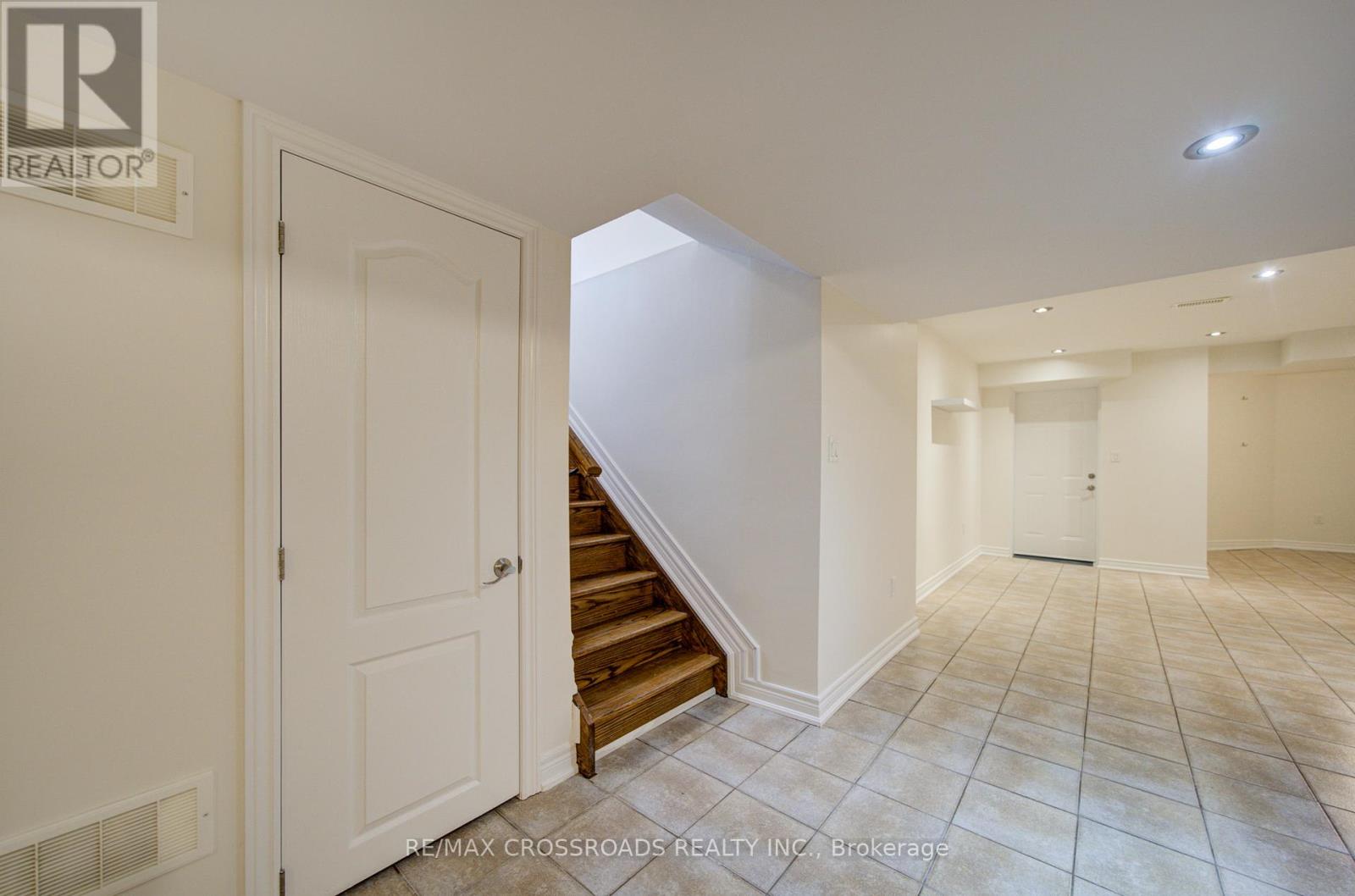 24 LYNN ROAD - 36