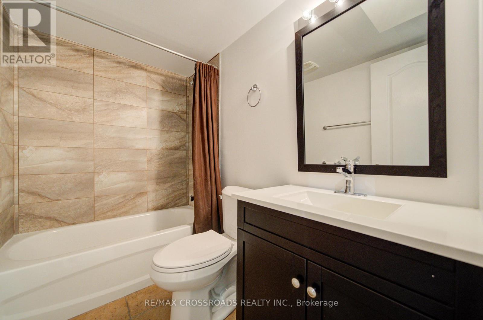 24 LYNN ROAD - 38