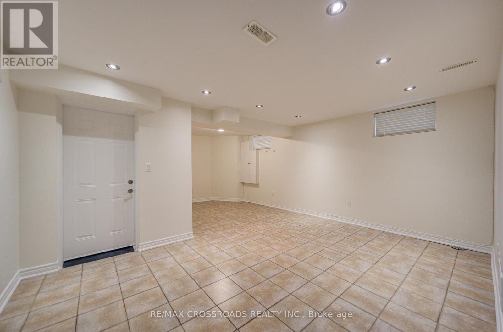 24 LYNN ROAD - 39