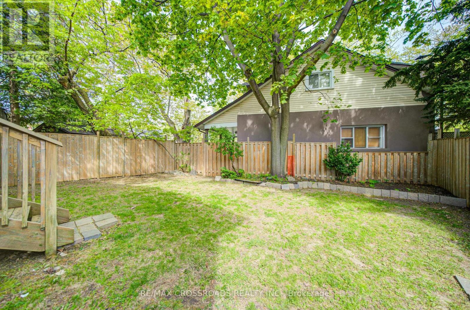24 LYNN ROAD - 41