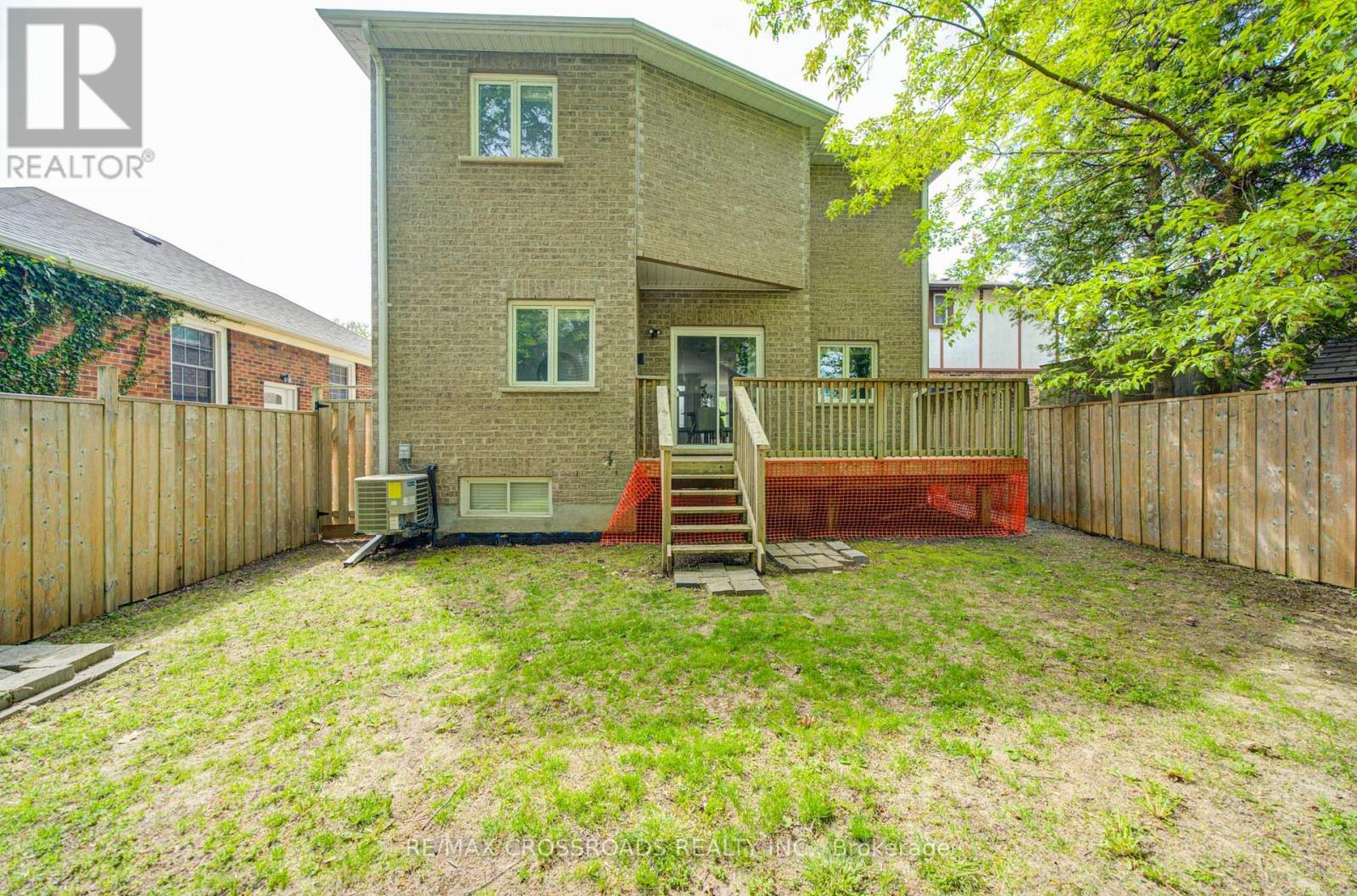 24 LYNN ROAD - 42
