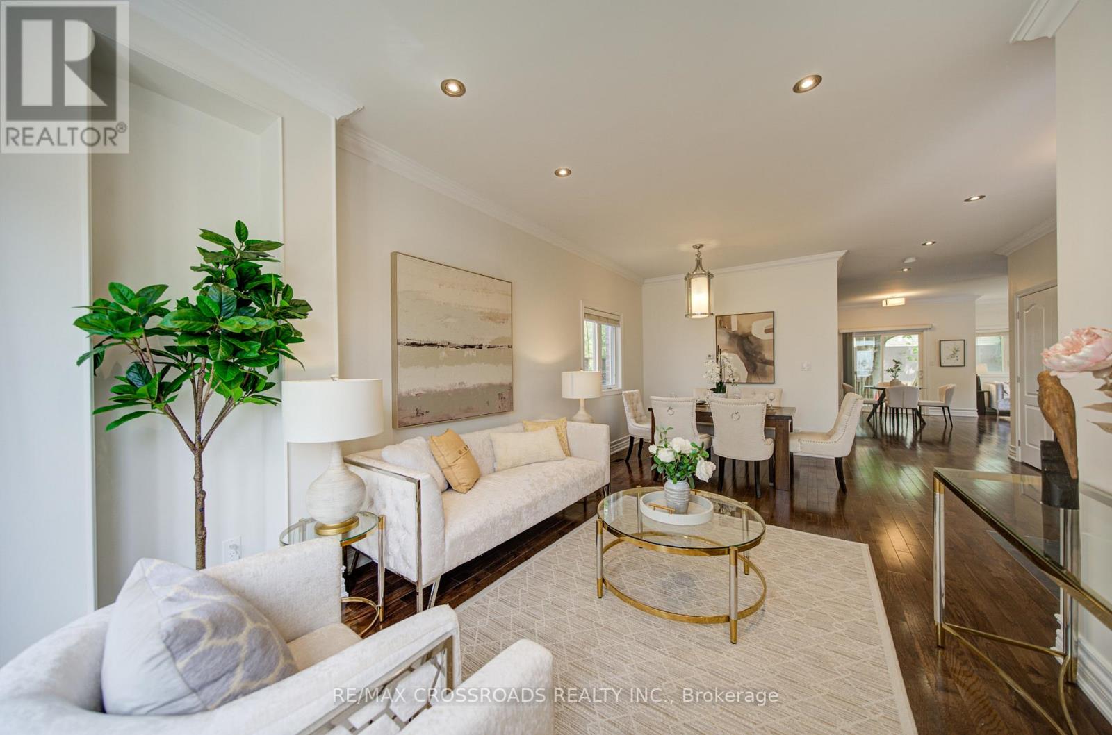 24 LYNN ROAD - 7