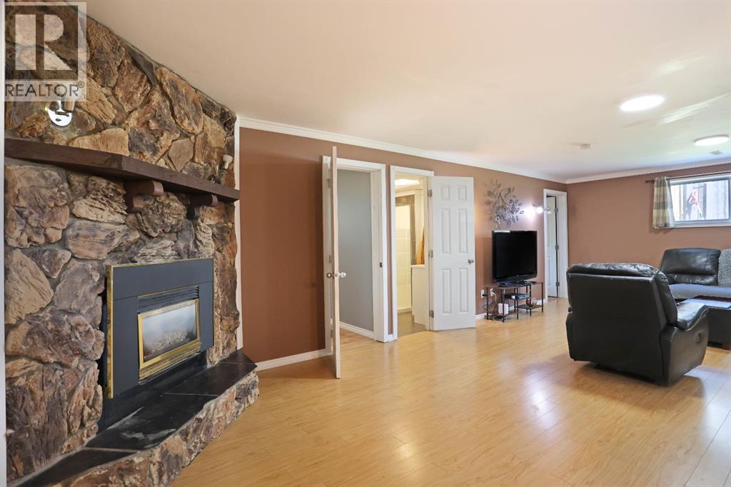 116 McNab Park Street E - 30