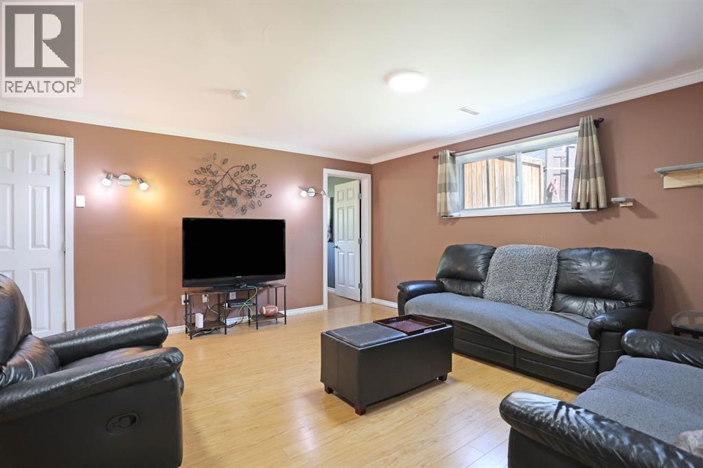 116 McNab Park Street E - 33