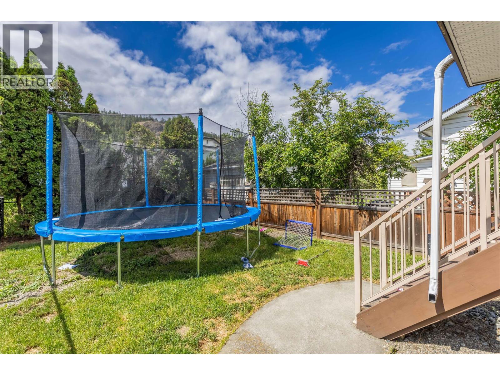 374 McTavish Crescent - 30