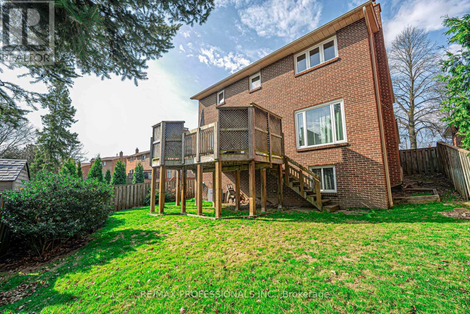 3953 SELKIRK PLACE - 37