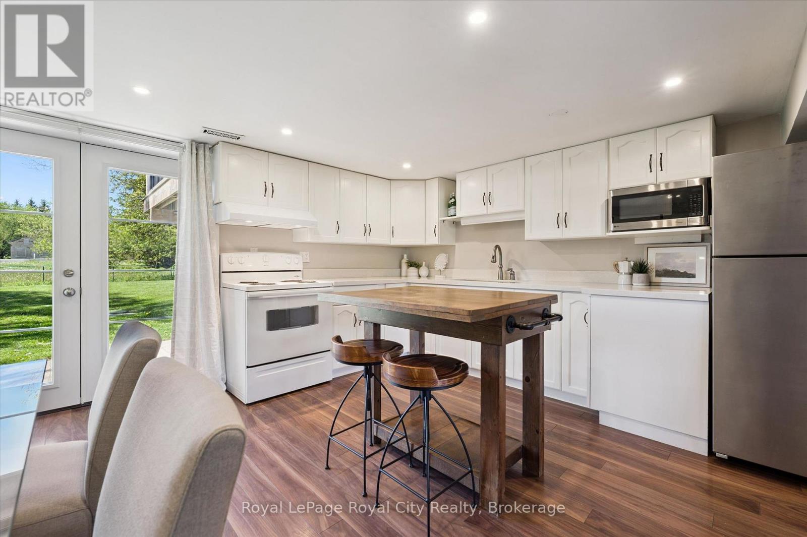 4 MACDONALD STREET - 28