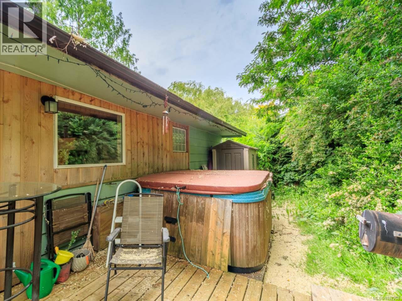 713 Victoria Rd - 30