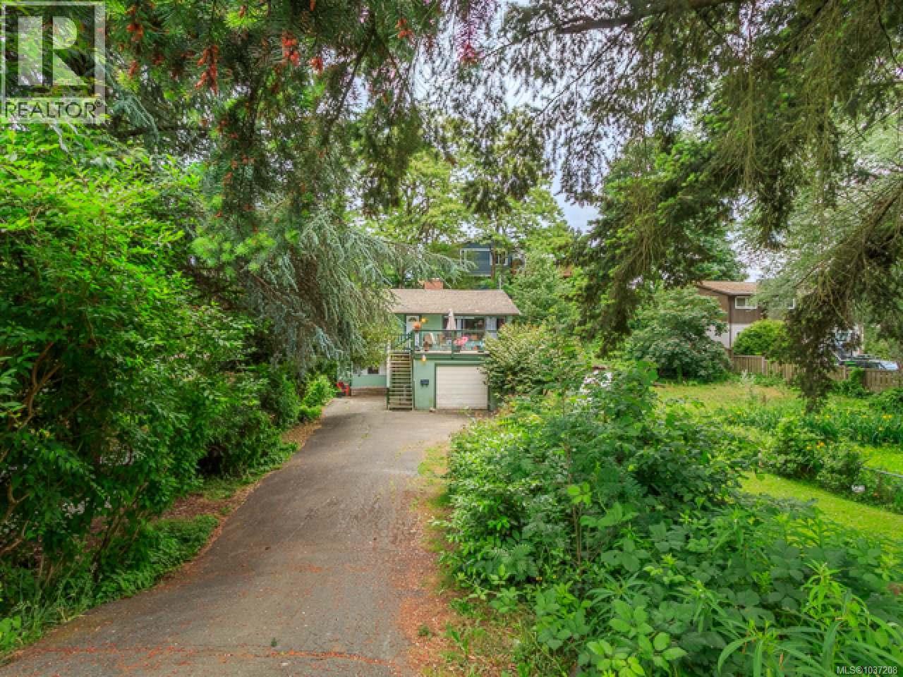 713 Victoria Rd - 29