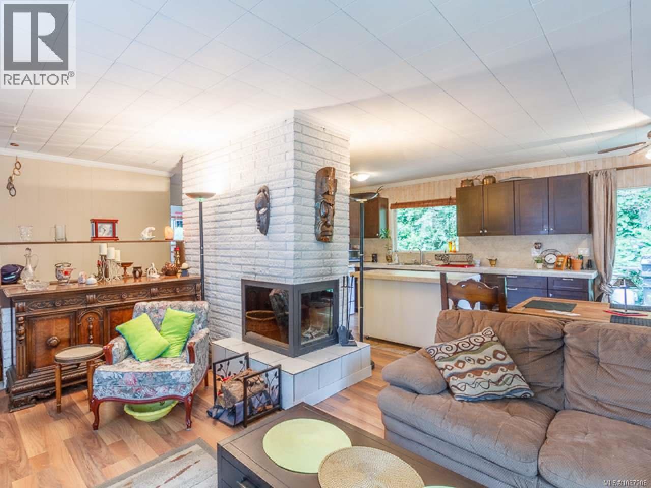 713 Victoria Rd - 4