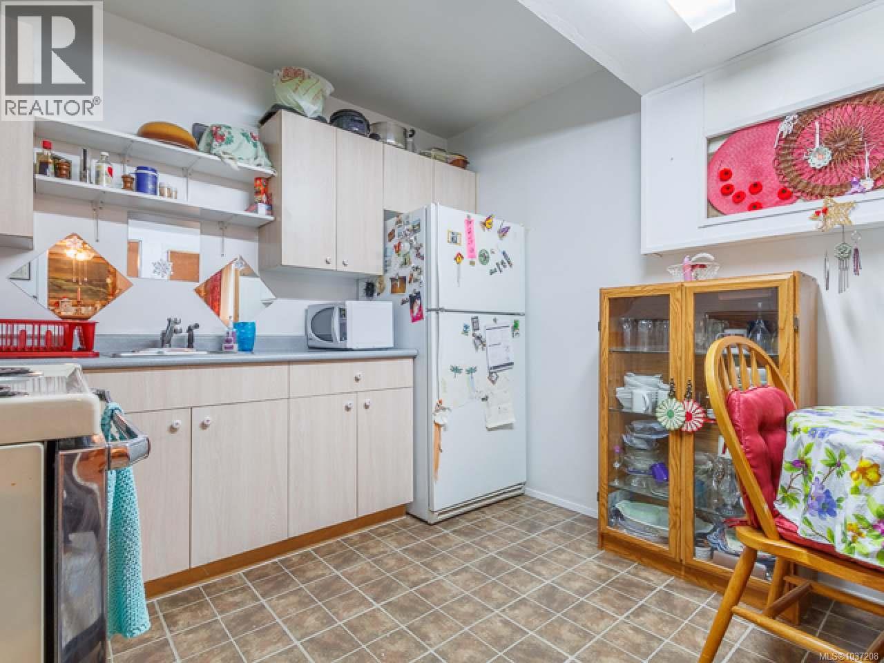 713 Victoria Rd - 19