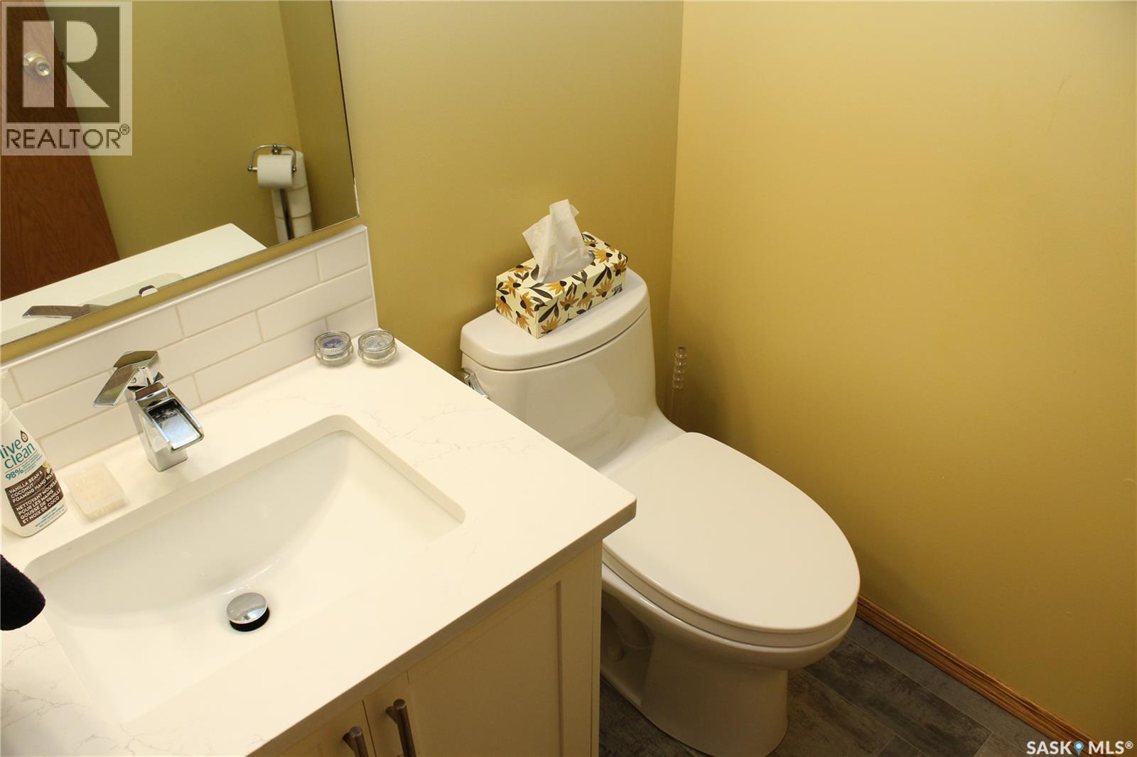 3324 Dieter BAY - 18