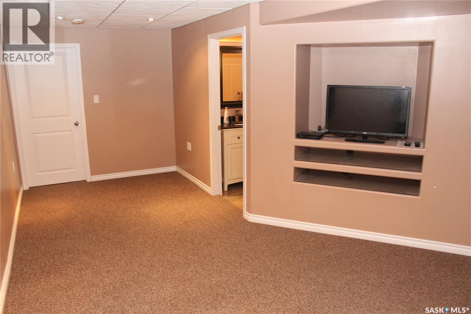 3324 Dieter BAY - 36