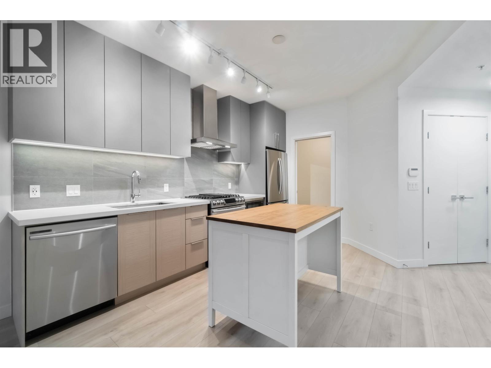 114 603 REGAN Avenue - main photo