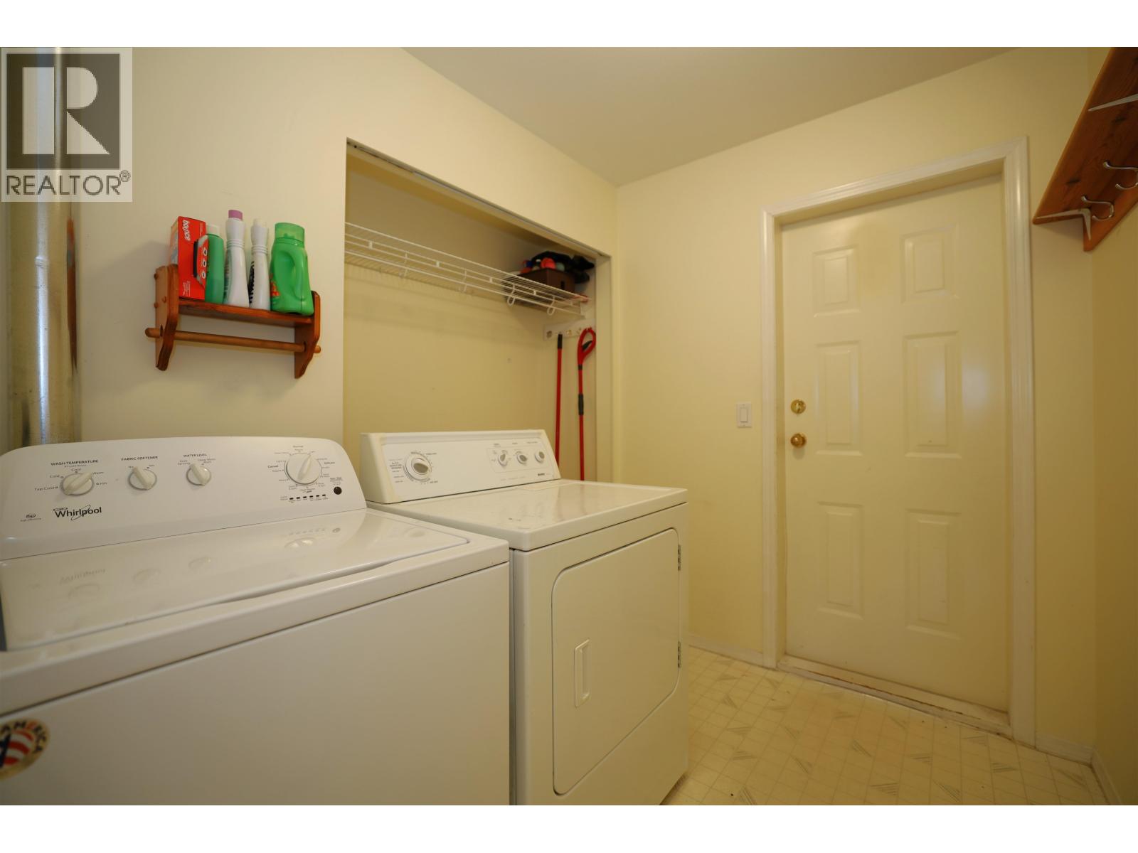 21 5610 TRAIL AVENUE, Sechelt