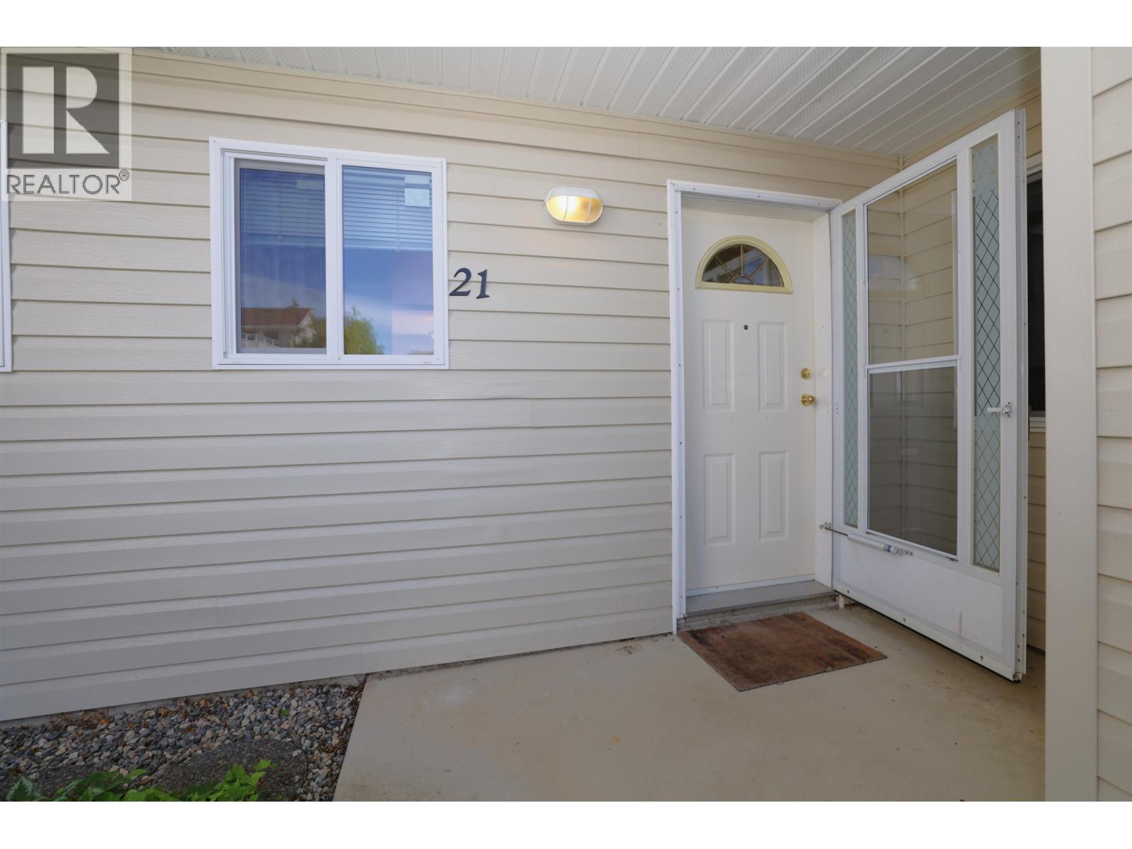 21 5610 TRAIL AVENUE, Sechelt