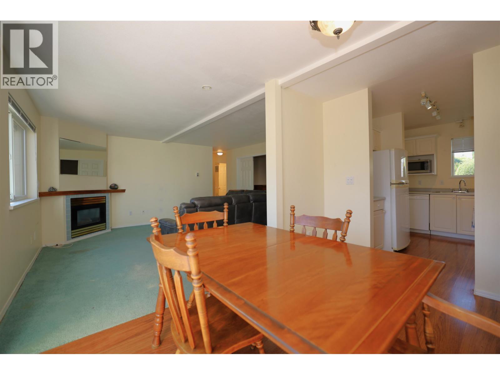 21 5610 TRAIL AVENUE, Sechelt