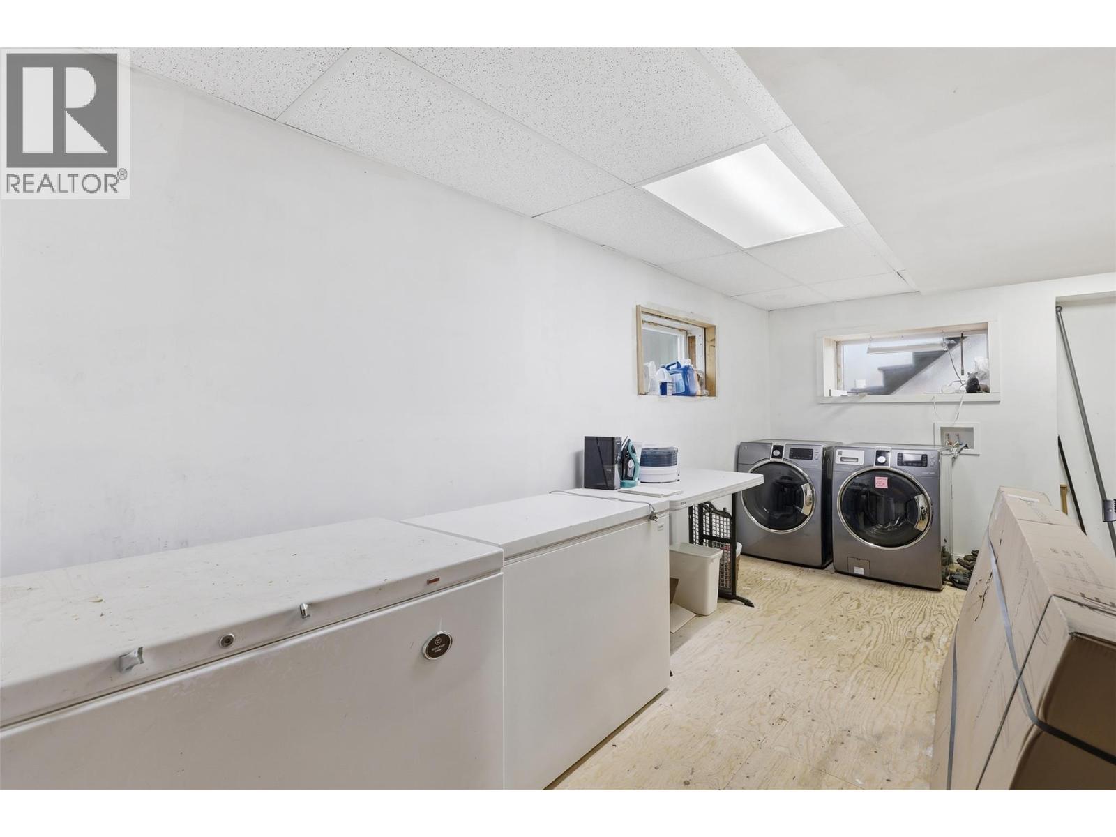 952 Nicola Street - 32