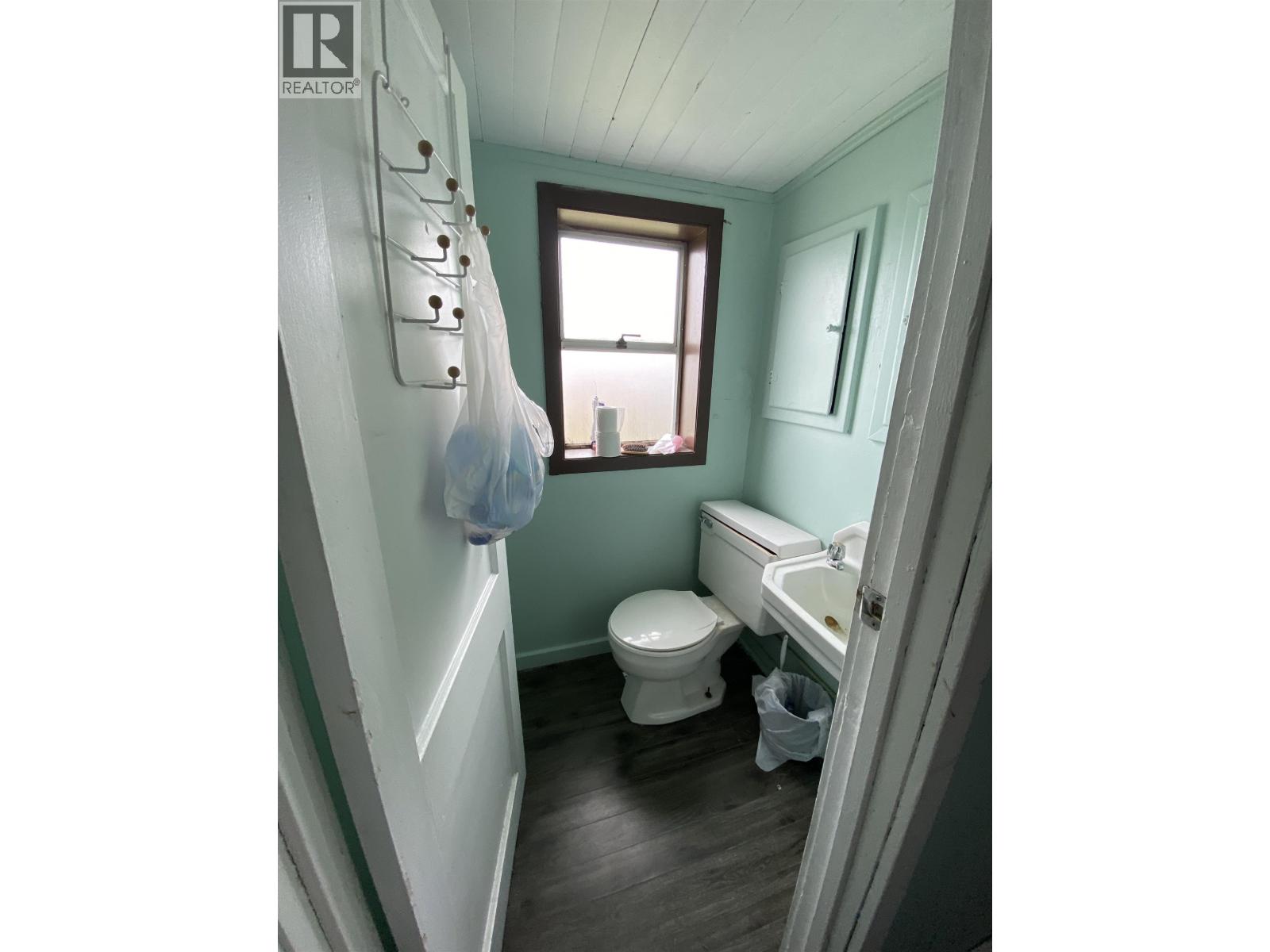 233 E 5TH AVENUE - 10