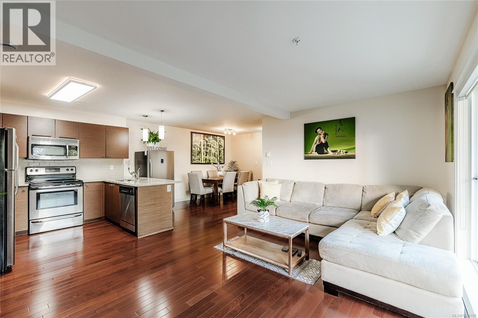 210 1315 Esquimalt Rd, Esquimalt