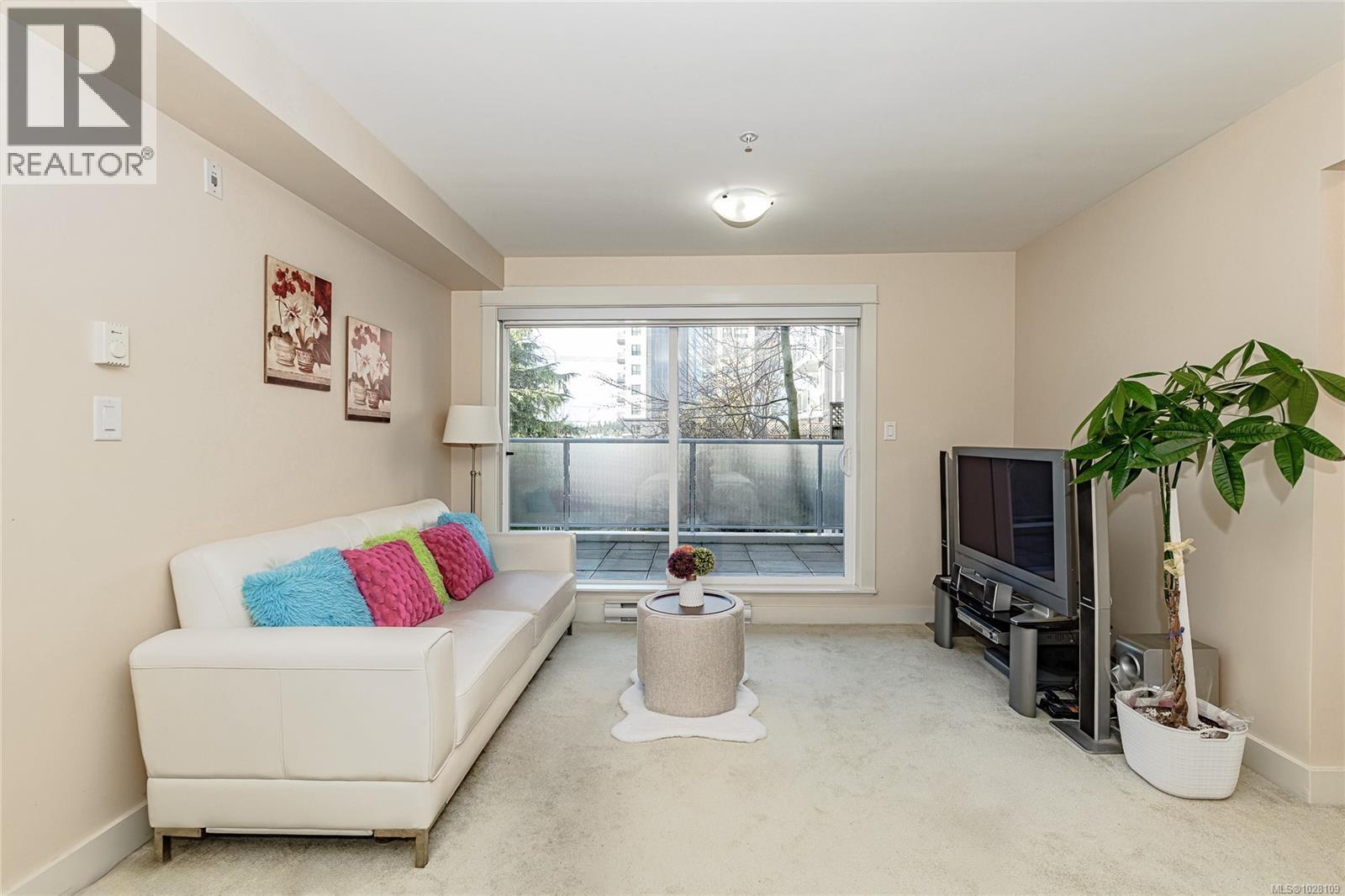 #210 1315 Esquimalt Rd - 17