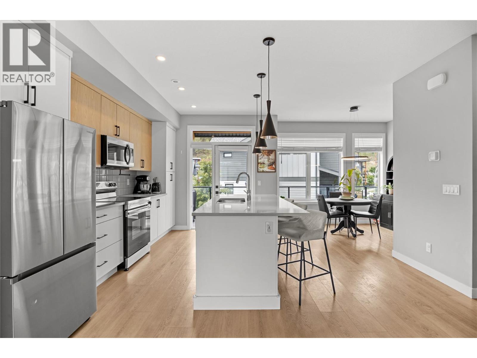 101 1435 Cara Glen Court, Kelowna
