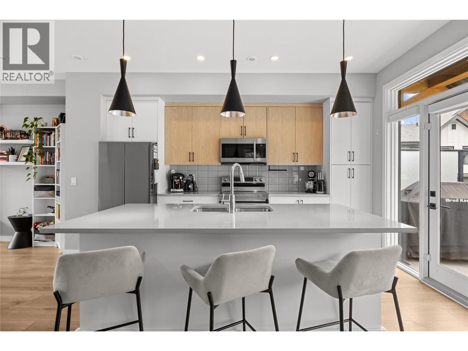 101 1435 Cara Glen Court, Kelowna