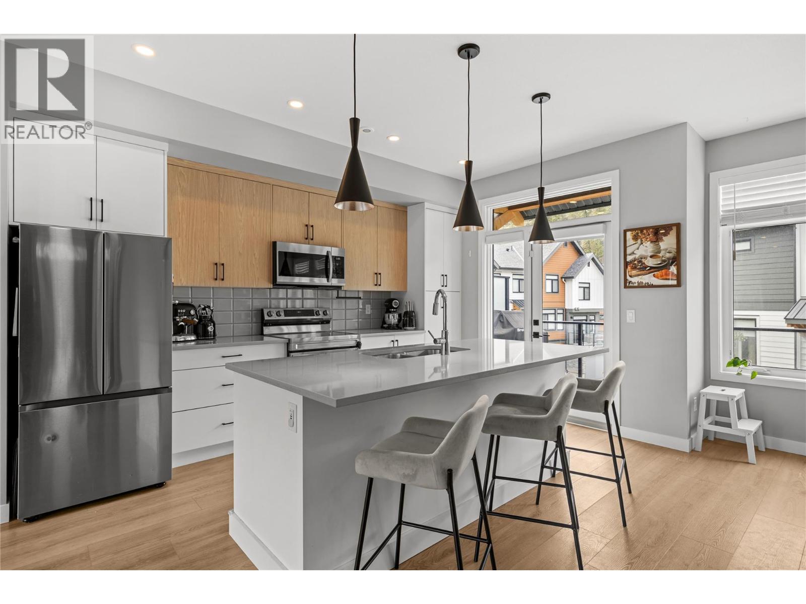 101 1435 Cara Glen Court, Kelowna