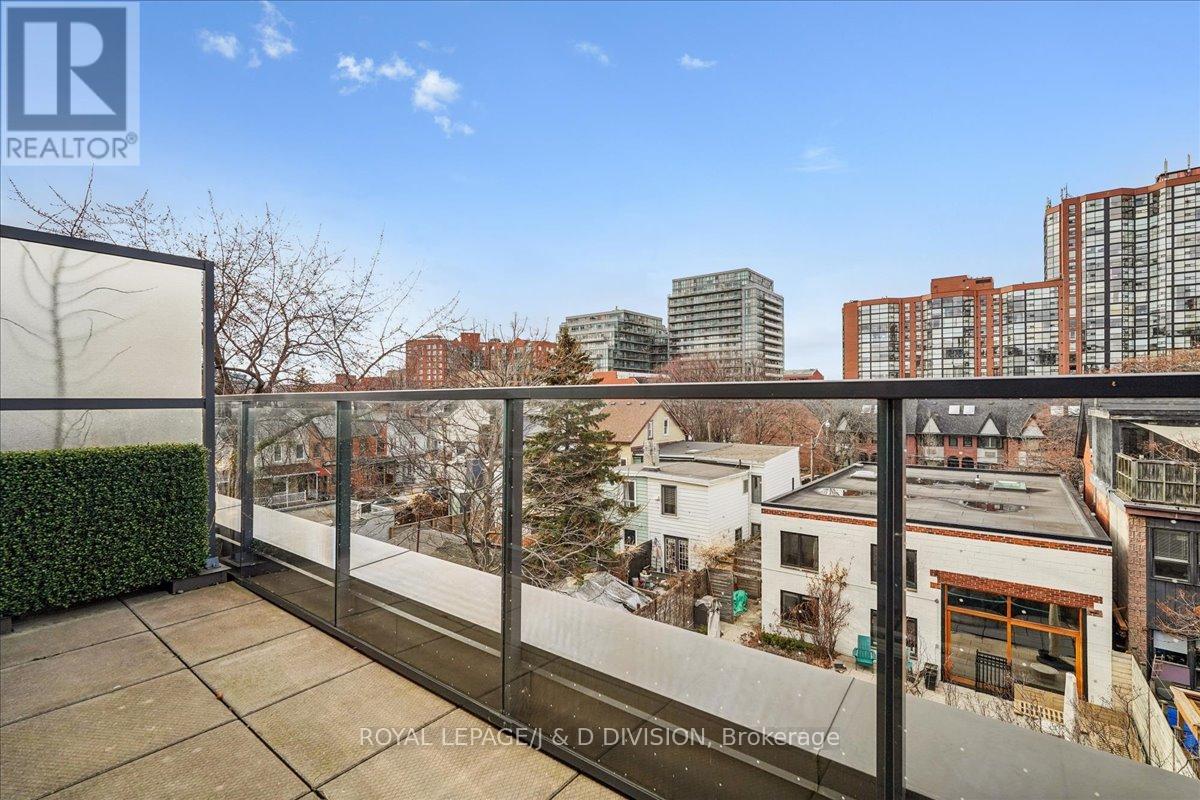 #405 90 NIAGARA STREET - 18
