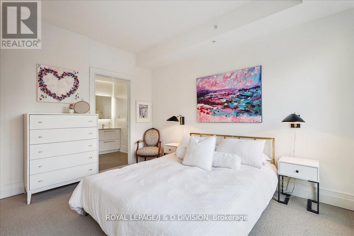 #405 90 NIAGARA STREET - 24