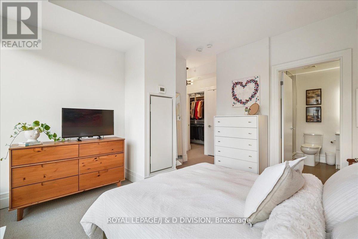 #405 90 NIAGARA STREET - 25