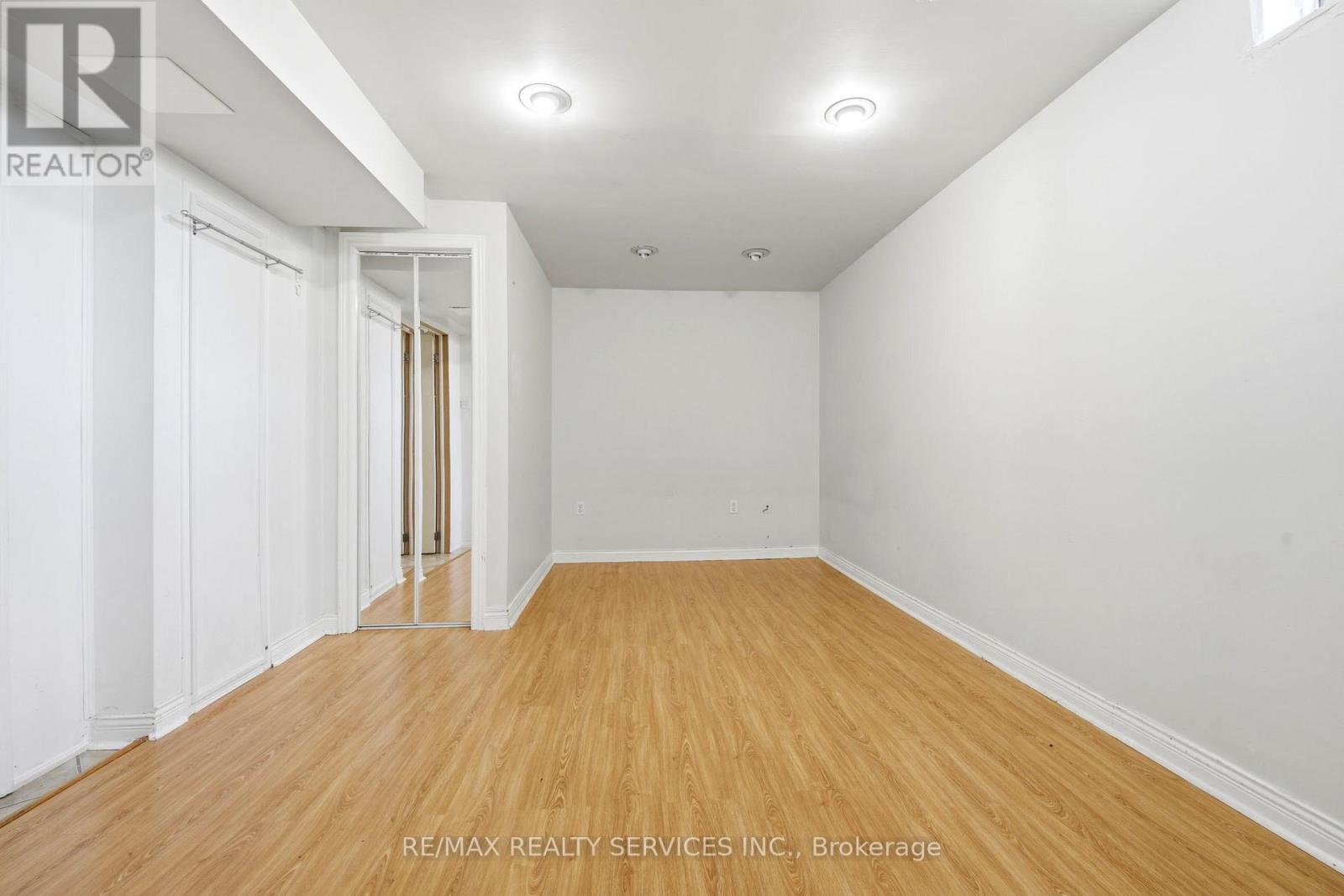 39 CARUSO DRIVE - 19