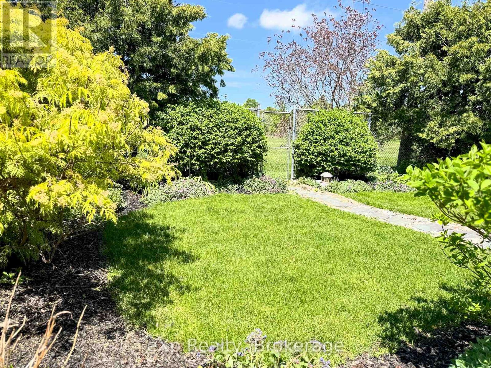 1067 MAURY CRESCENT - 42