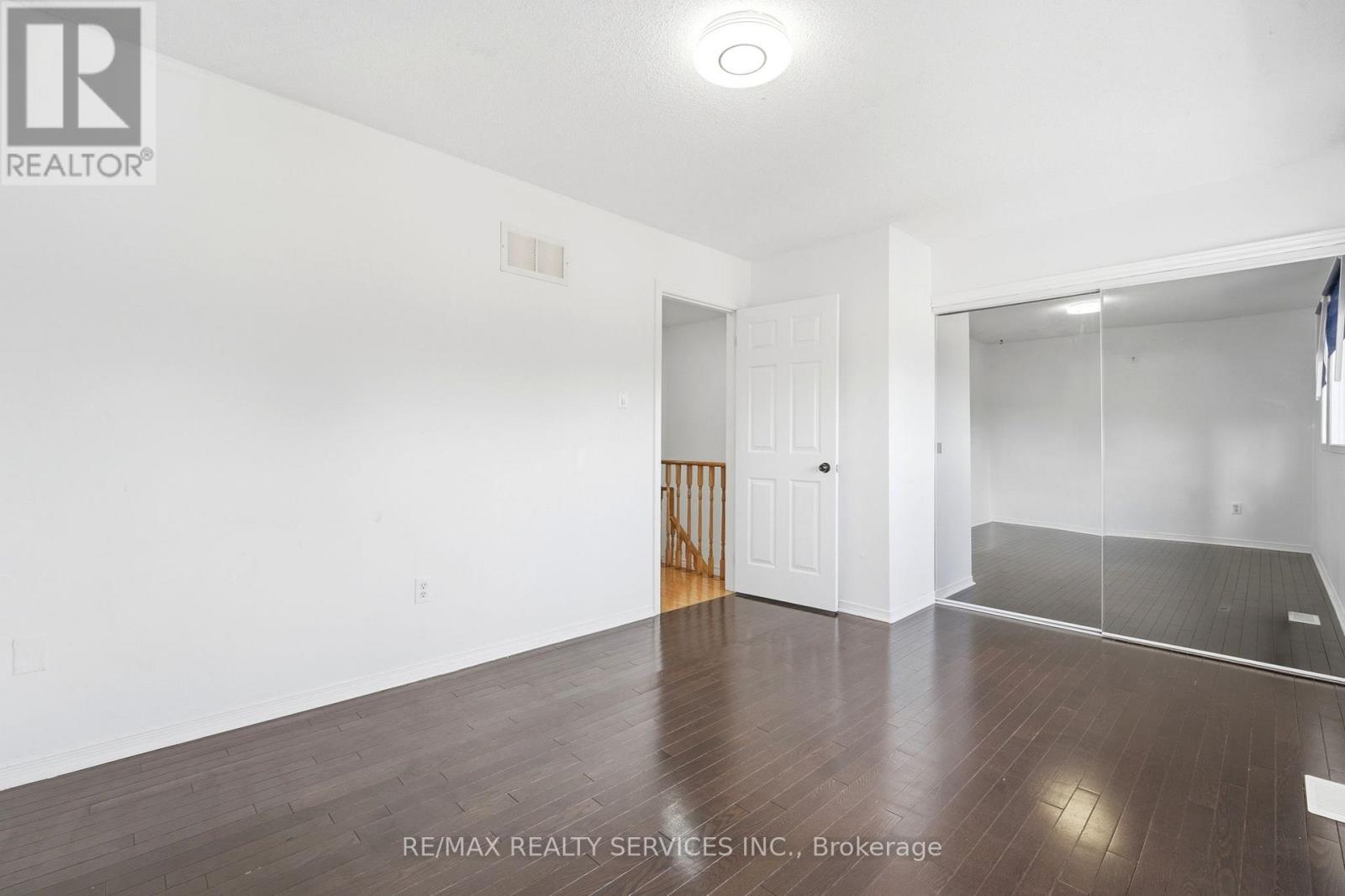 39 CARUSO DRIVE - 12