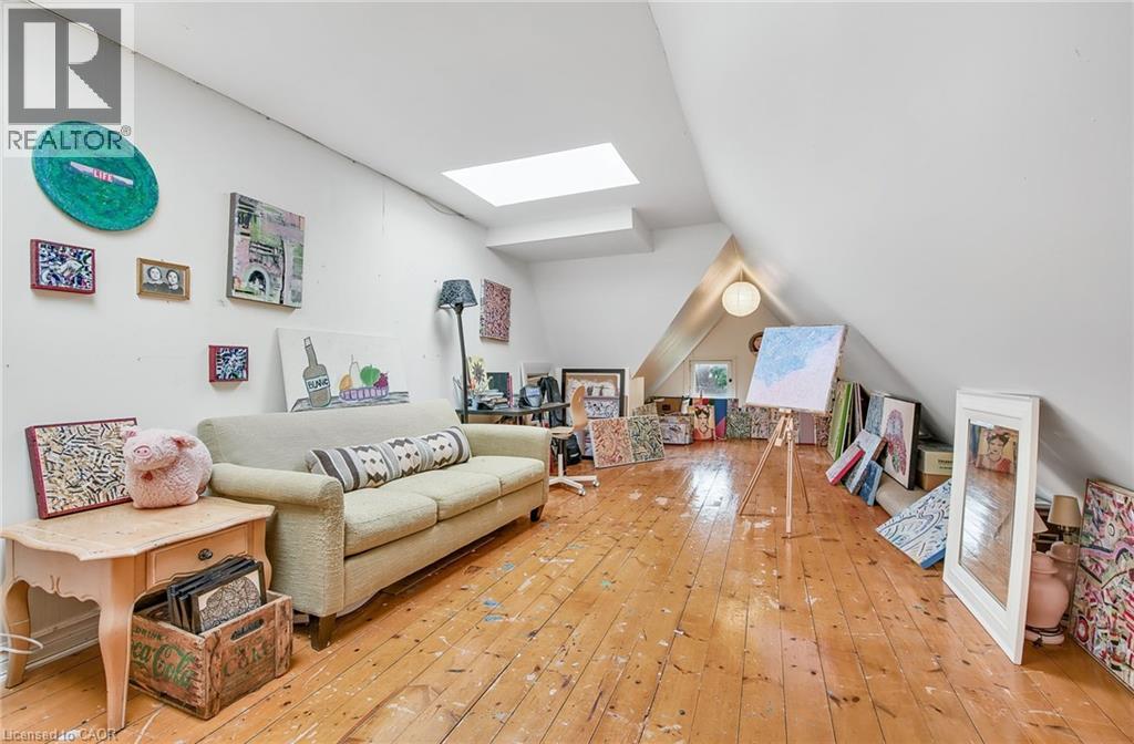 122 DUFFERIN Avenue - 35