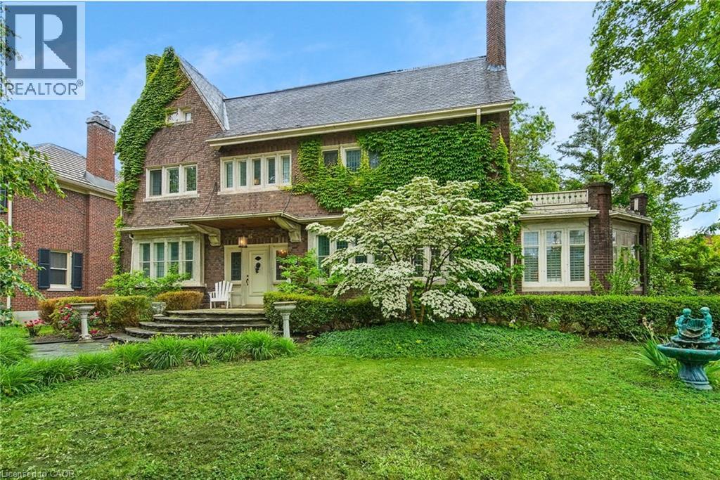 122 DUFFERIN Avenue - 4