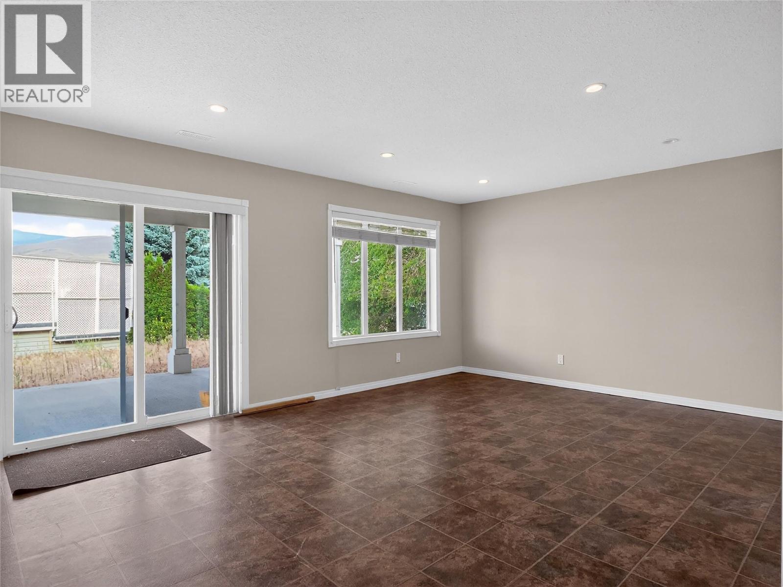 1204 Vista Heights Drive - 24