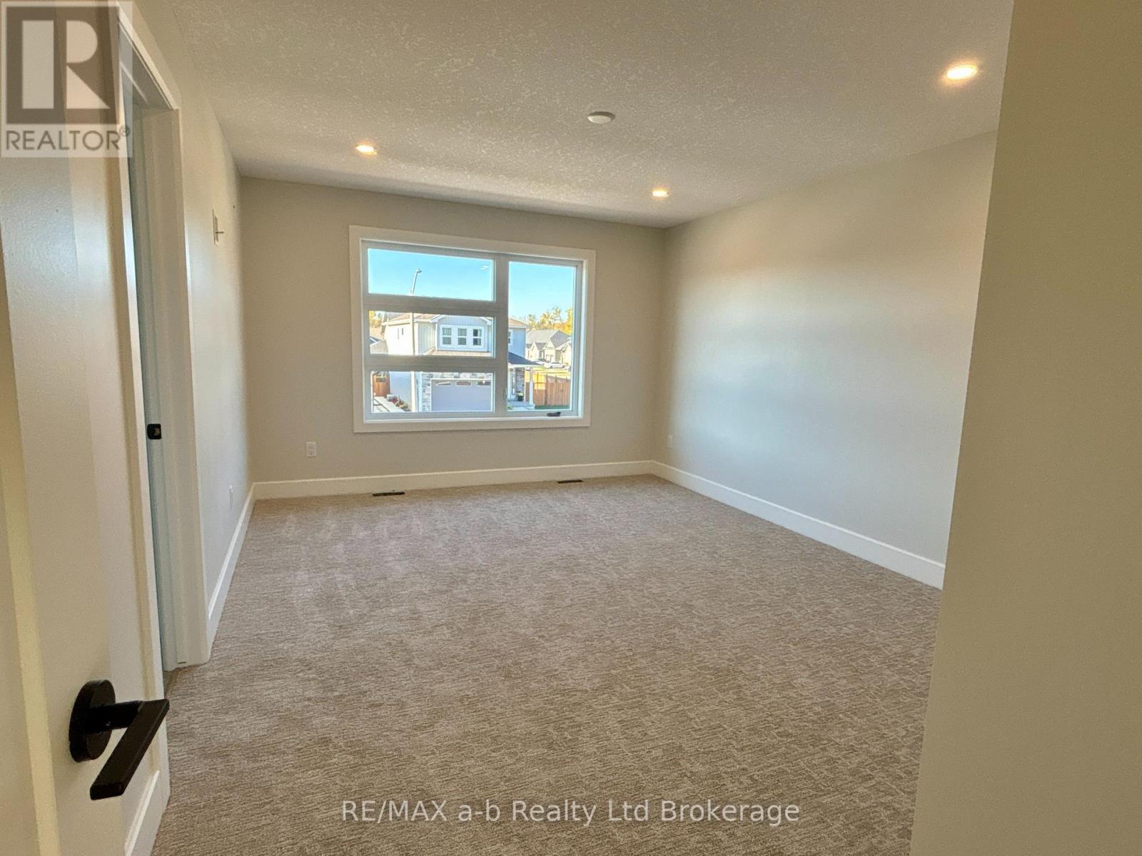 41 CASH CRESCENT - 11