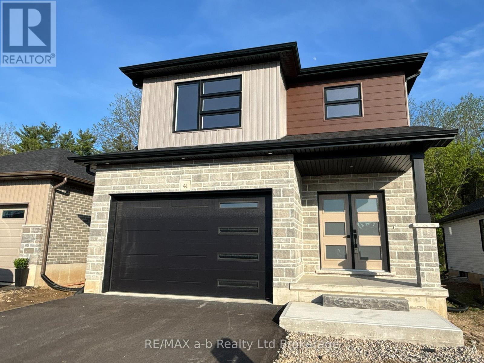 41 CASH CRESCENT - 2