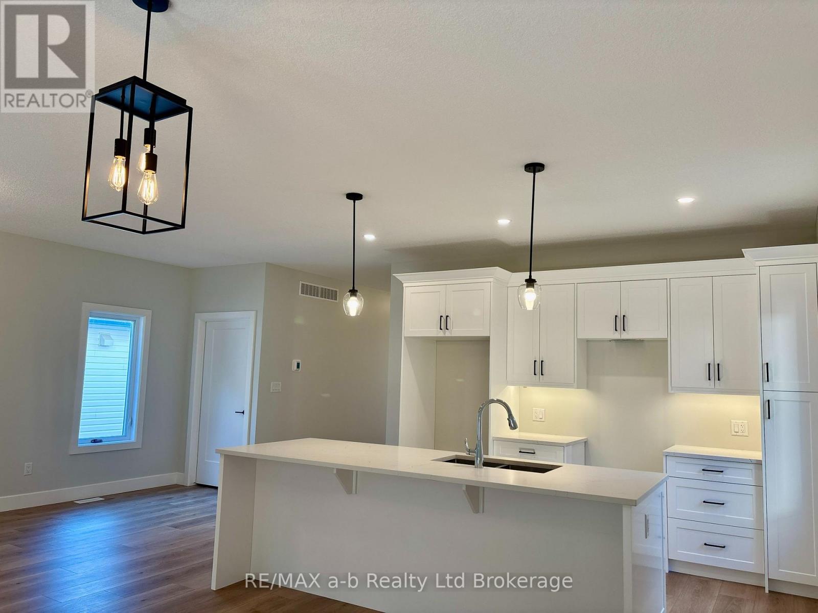 41 CASH CRESCENT - 5