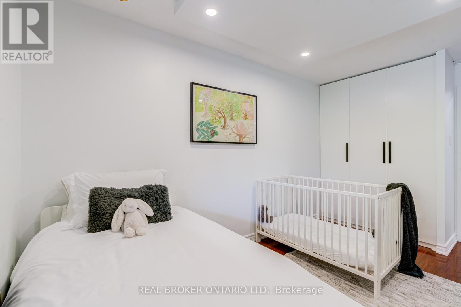 #62 130 LING ROAD - 23