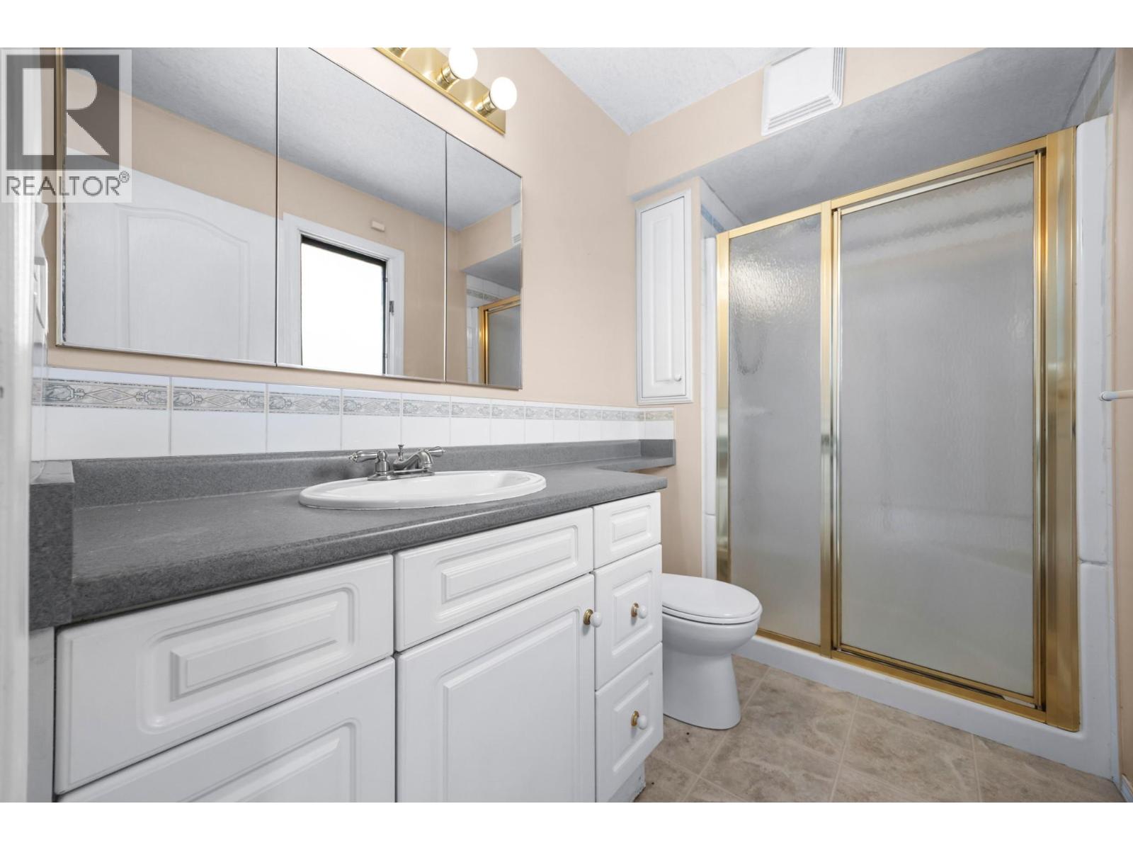 4015 15 Crescent - 23